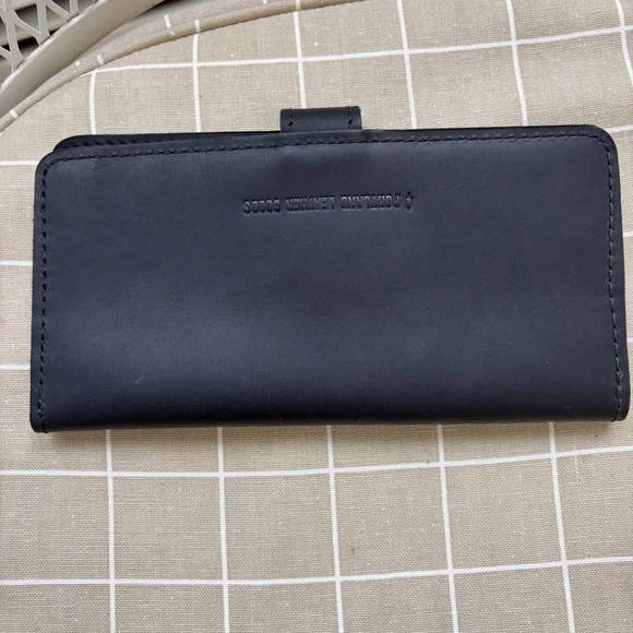 NWOT Portland Leather Goods Premium Bifold Wallet smooth black leather - Picture 2 of 3